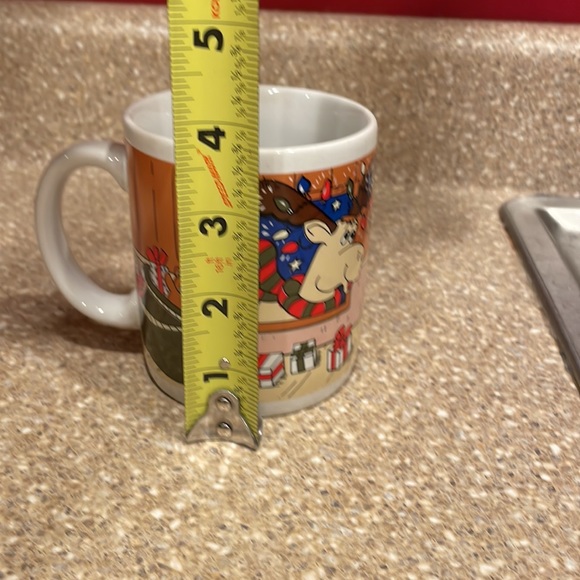 Vintage Santa’s Workshop mug - Picture 4 of 6